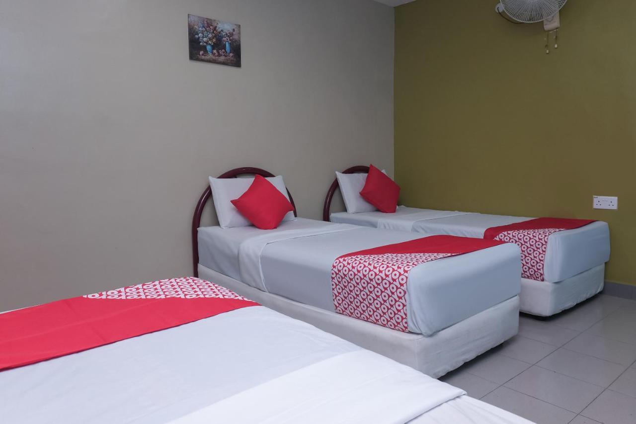 โอโย 90015 อินดะฮ์ ชาเลต์ Hotel กัวลา รอมปิน ภายนอก รูปภาพ