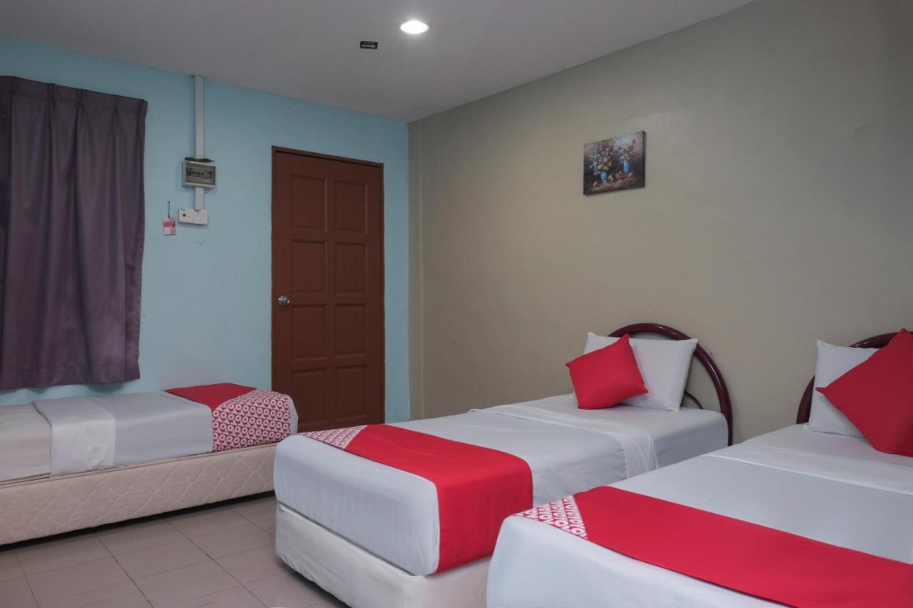 โอโย 90015 อินดะฮ์ ชาเลต์ Hotel กัวลา รอมปิน ภายนอก รูปภาพ
